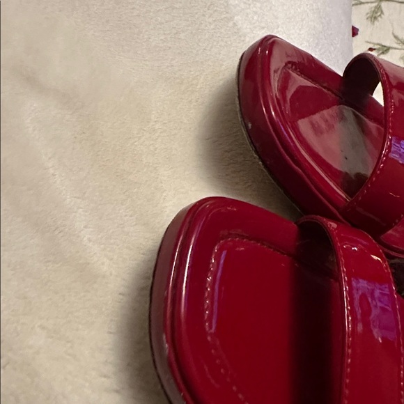 Tory Burch Glossy Red Sandals with Gold Emblem - Picture 5 of 6